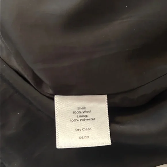 Talbots Classic Black Mini Skirt. 100% Wool, lined skirt size 10P - Picture 4 of 4